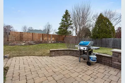 871 Brandt Drive, Lake in the Hills, IL 60156 - Photo 15