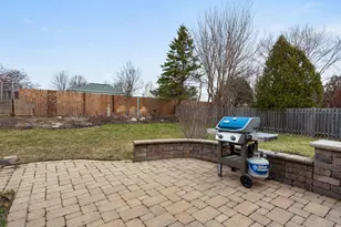 871 Brandt Dr, Lake in the Hills, IL 60156 - Photo 15