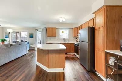 871 Brandt Drive, Lake in the Hills, IL 60156 - Photo 7