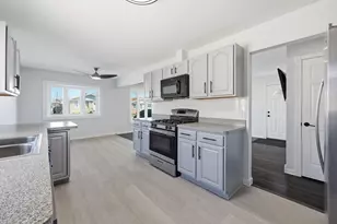 3820 Emerson Dr, Schiller Park, IL 60176 - Photo 9