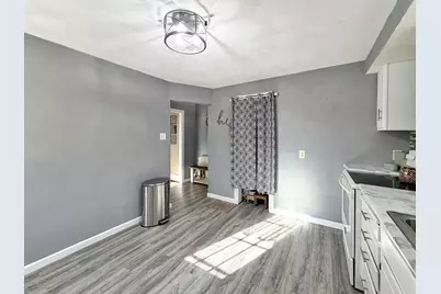 319 N Foley Avenue, Freeport, IL 61032 - Photo 17