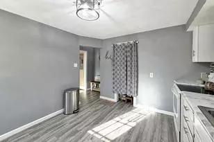 319 N Foley Ave, Freeport, IL 61032 - Photo 17