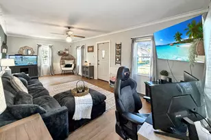 319 N Foley Ave, Freeport, IL 61032 - Photo 5