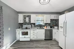 319 N Foley Ave, Freeport, IL 61032 - Photo 15