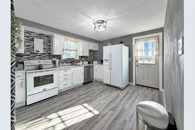 319 N Foley Avenue, Freeport, IL 61032 - Photo 13