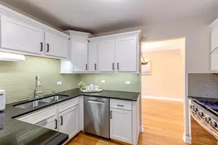 2431 Cobblewood Dr, Northbrook, IL 60062 - Photo 13