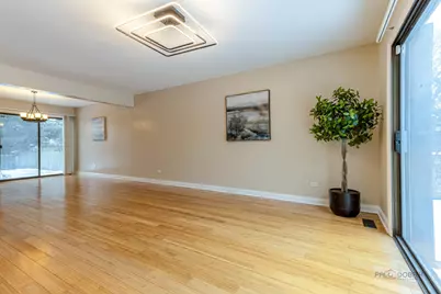 2431 Cobblewood Drive, Northbrook, IL 60062 - Photo 7