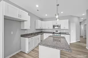 529 S Preston Streets, Cortland, IL 60112 - Photo 7