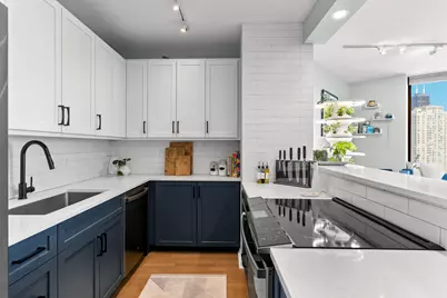 [Address not provided], Chicago, IL 60654 - Photo 3