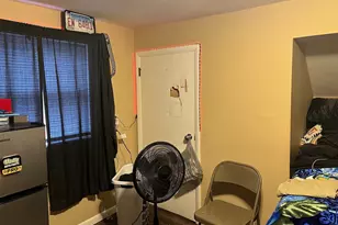 913 Superior St, Aurora, IL 60505 - Photo 9