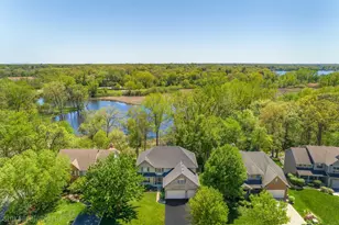207 Lions Ct, Lake Zurich, IL 60047 - Photo 1
