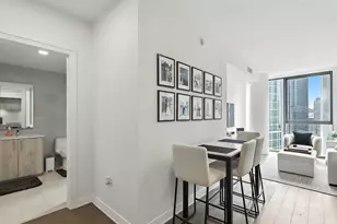 211 N Harbor Dr, Chicago, IL 60601 - Photo 5