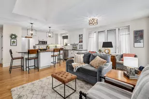 11 Manchester Ln, Elmhurst, IL 60126 - Photo 9