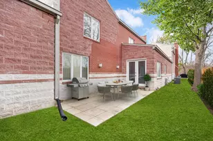 11 Manchester Ln, Elmhurst, IL 60126 - Photo 25