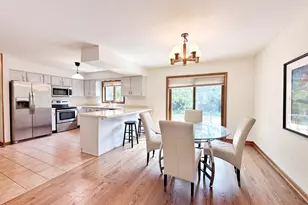 1139 Gillian St, Lemont, IL 60439 - Photo 9