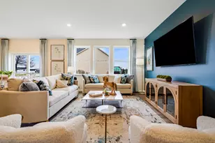 585 Lismore Cir, Elgin, IL 60124 - Photo 3