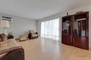 915 Graceland Ave, Des Plaines, IL 60016 - Photo 7