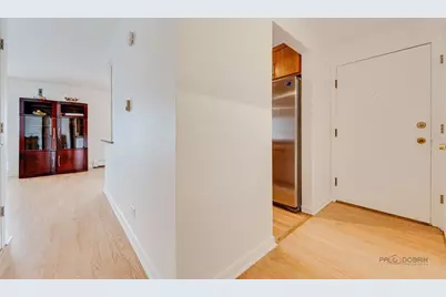 915 Graceland Avenue #2C, Des Plaines, IL 60016 - Photo 5