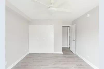 4250 W Lake Avenue #105C, Glenview, IL 60026 - Photo 11