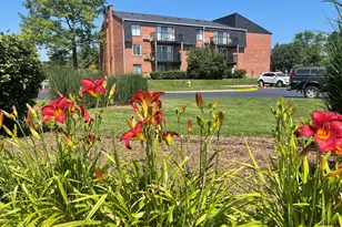 4250 W Lake Ave, Glenview, IL 60026 - Photo 1