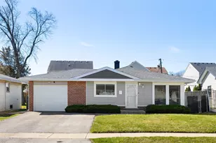 701 W Lake Park Dr, Addison, IL 60101 - Photo 1