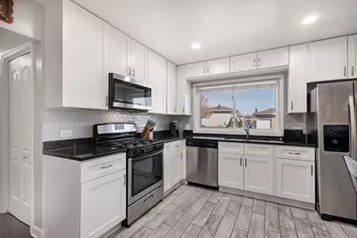 701 W Lake Park Drive, Addison, IL 60101 - Photo 5