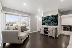 701 W Lake Park Dr, Addison, IL 60101 - Photo 3