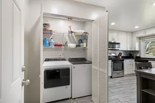 701 W Lake Park Dr, Addison, IL 60101 - Photo 7