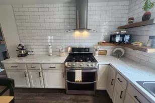 908 N 13th St, Herrin, IL 62948 - Photo 7