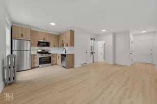 6967 N Bell Ave, Chicago, IL 60645 - Photo 3