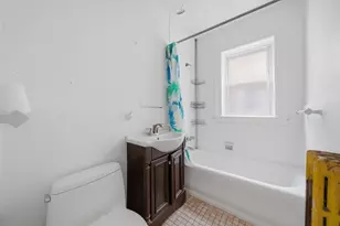 7960 S Phillips Ave, Chicago, IL 60617 - Photo 7