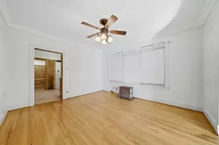 7960 S Phillips Ave, Chicago, IL 60617 - Photo 11