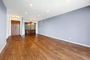 502 W Huntington Commons Rd, Mount Prospect, IL 60056 - Photo 7