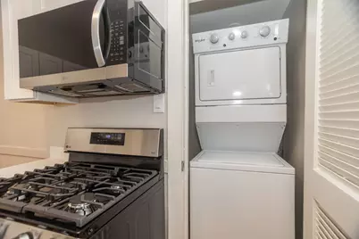 2112 W Roscoe Street #2F, Chicago, IL 60618 - Photo 11