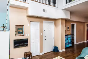 828 W Buckingham Pl, Chicago, IL 60657 - Photo 3