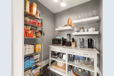 240 W Saint Charles Road, Elmhurst, IL 60126 - Photo 15