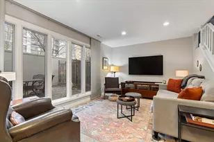 982 S Park Terrace, Chicago, IL 60605 - Photo 9