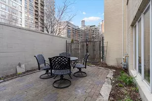 982 S Park Terrace, Chicago, IL 60605 - Photo 17