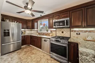 760 Thunderbird Trail, Carol Stream, IL 60188 - Photo 13