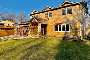 1403 S Birch Dr, Mount Prospect, IL 60056 - Photo 1