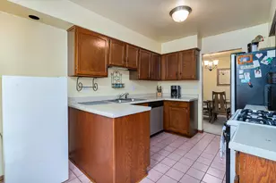 9153 Sutton Ct, Orland Park, IL 60462 - Photo 3