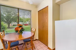 9153 Sutton Ct, Orland Park, IL 60462 - Photo 5