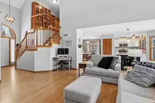 2102 Brookside Ln, Aurora, IL 60502 - Photo 3