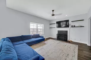 441 N Crooked Lake Ln, Lindenhurst, IL 60046 - Photo 7