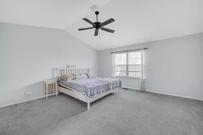 441 N Crooked Lake Lane, Lindenhurst, IL 60046 - Photo 11