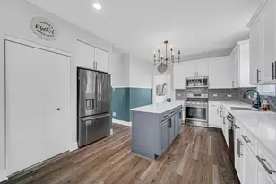 441 N Crooked Lake Ln, Lindenhurst, IL 60046 - Photo 3