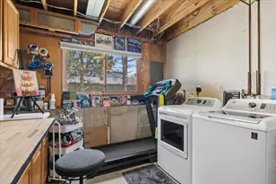 204 S Carriage Trail, McHenry, IL 60050 - Photo 17