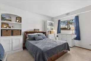 204 S Carriage Trail, McHenry, IL 60050 - Photo 15