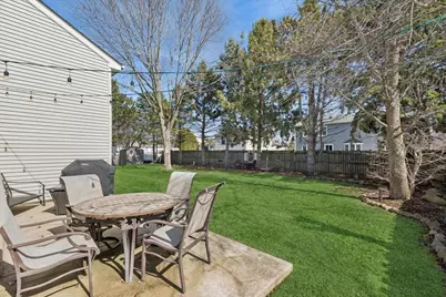 204 S Carriage Trail, McHenry, IL 60050 - Photo 19