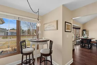 204 S Carriage Trail, McHenry, IL 60050 - Photo 9